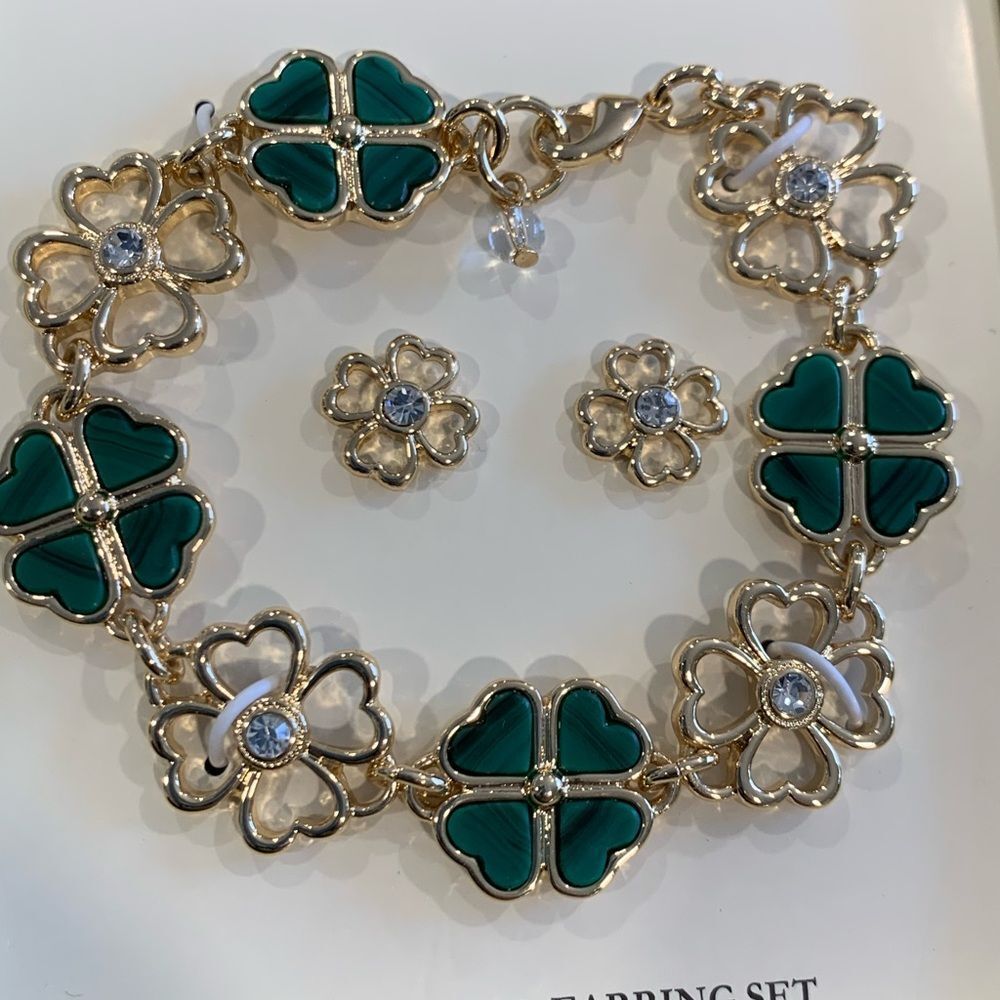 Napier Gold and Green Bracelet & Earring Set - Picture 6 of 8